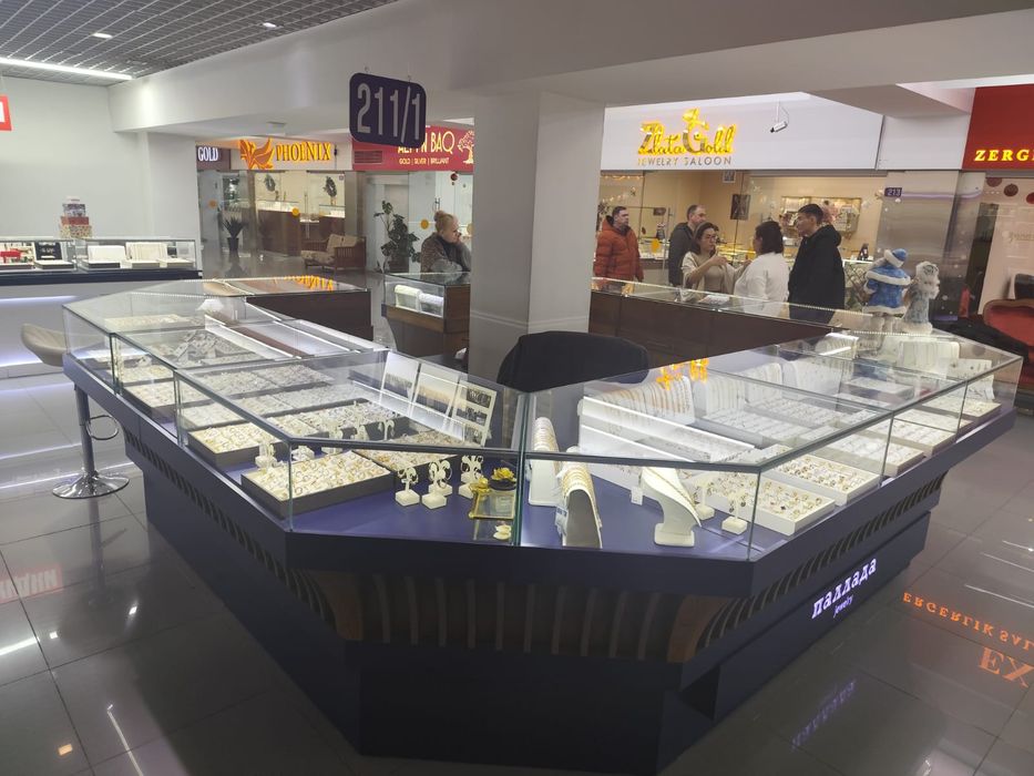 Витрина островок б. У.