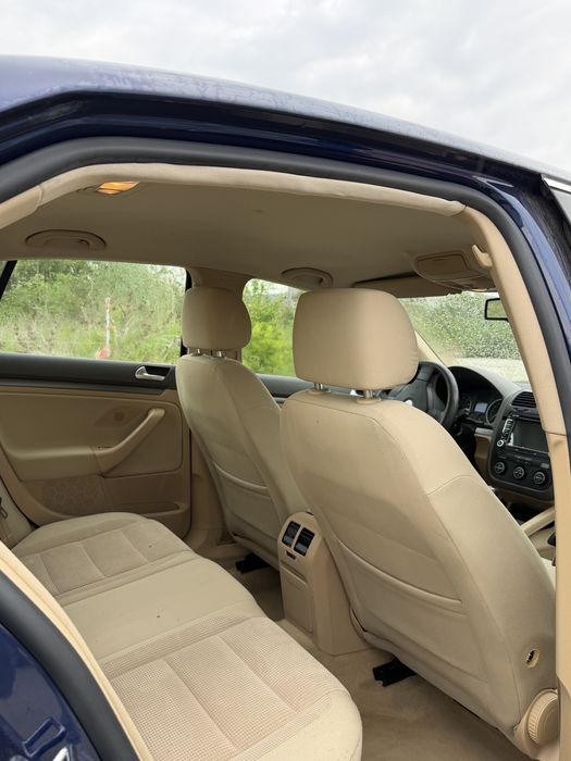 VW Jetta 2.0 FSI