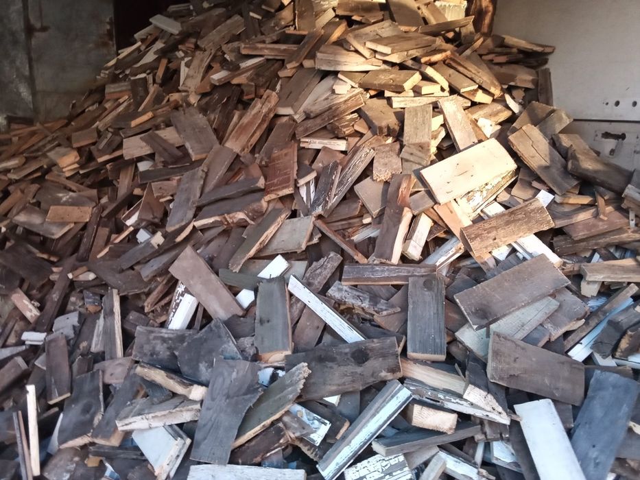 Сухи дърва за огрев