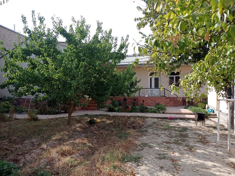 Назарбек почтада 7.5 сотихли ховли уй сотилади