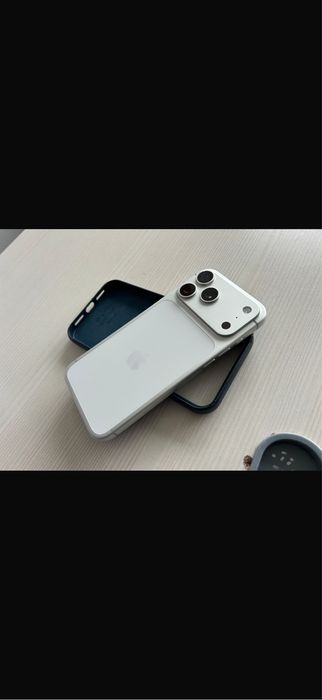 Iphone 17 pro max Esim