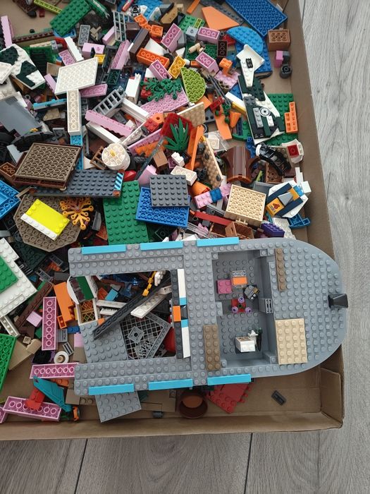 Vand 4 kg de lego