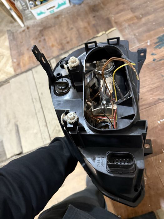 Фара приора 2 оригинал правая бош