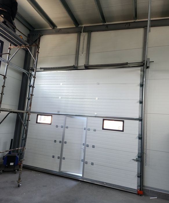 Usi de garaj/usa de garaj/ porți industriale/usi secționale/usi