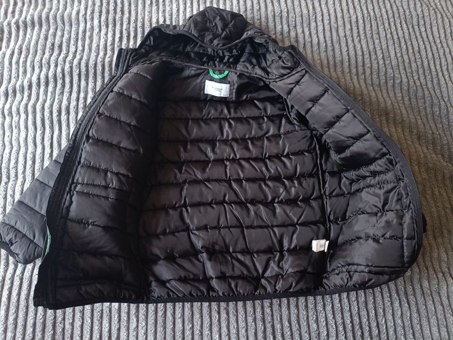 Есенно олекотено черно Яке Reserved,спортни долнища Primark, Decathlon