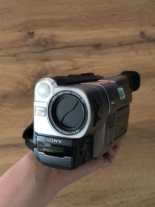 Y2k Видеокамера Sony CCD-TRV67