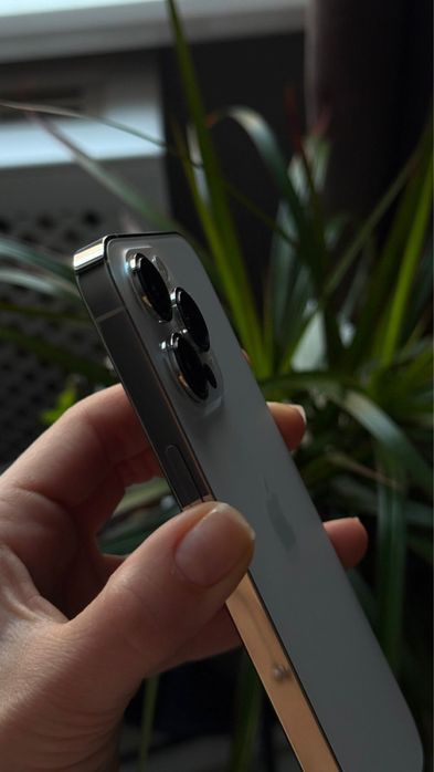 Продам айфон 13 про