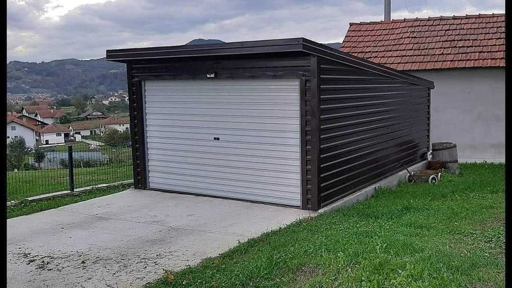 Case pe structura metalica