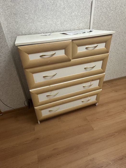 Продам спальный гарнитур