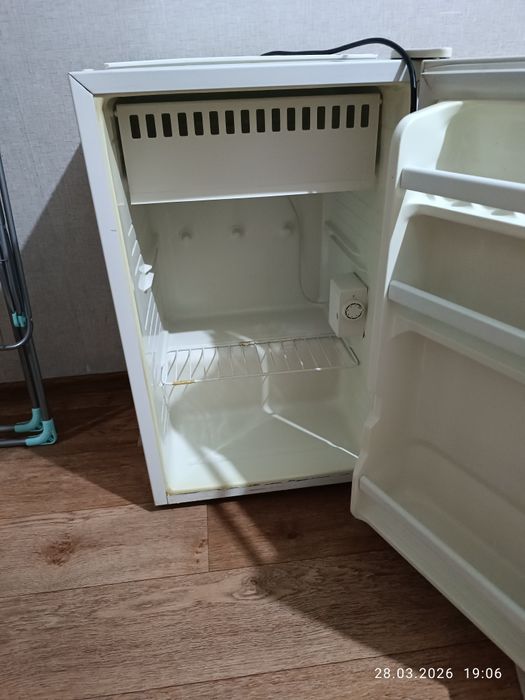 Продам мини холодильник