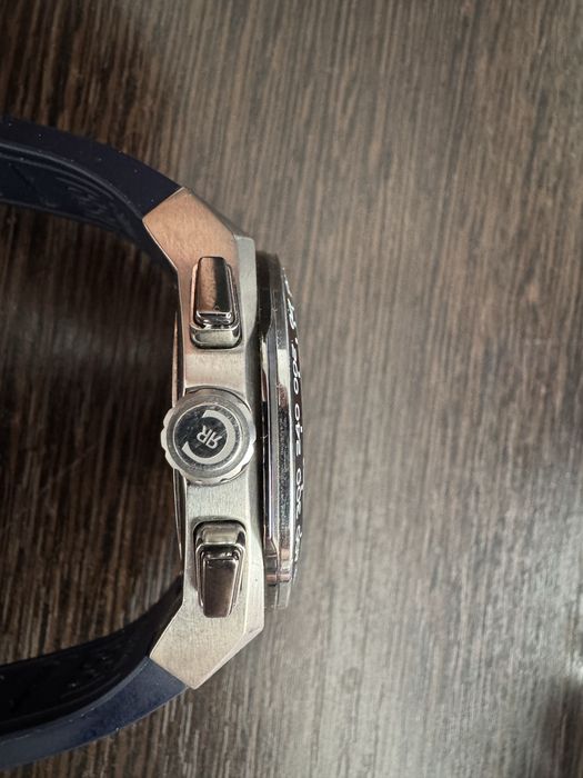 Кварцевые часы Cerruti 1881