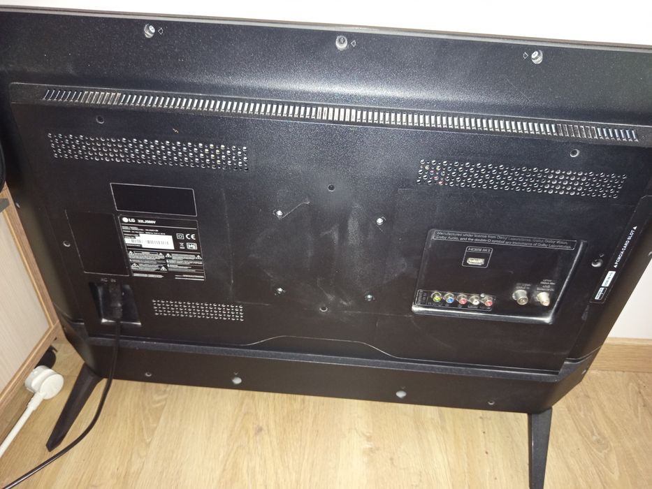 Televizor LG 32LJ500V – Full HD, 80 cm