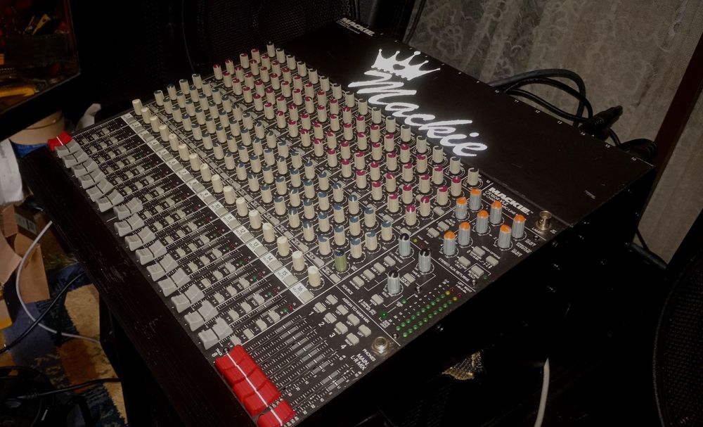 Vand mixer pasiv 16 canale mackie!