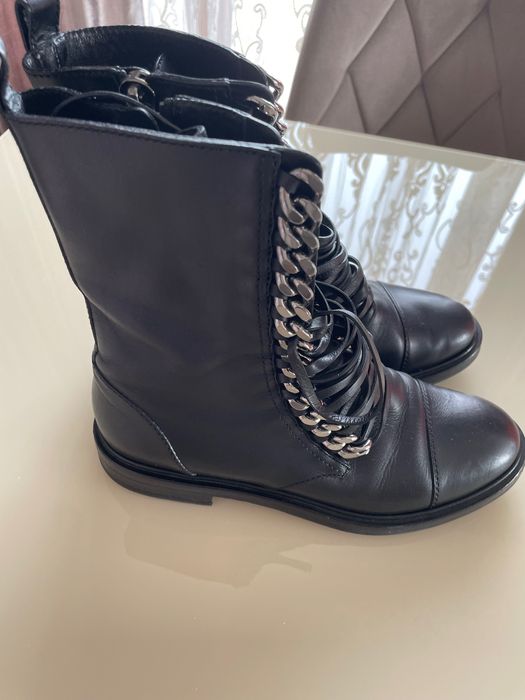 Bocanci Casadei, stare foarte buna