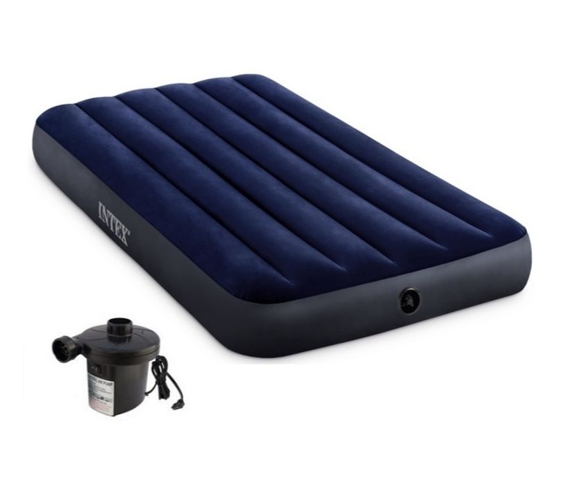Надувной матрас.