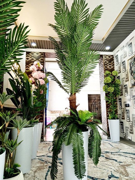 Искусственные цветы. Палма.. искусственные деревья.