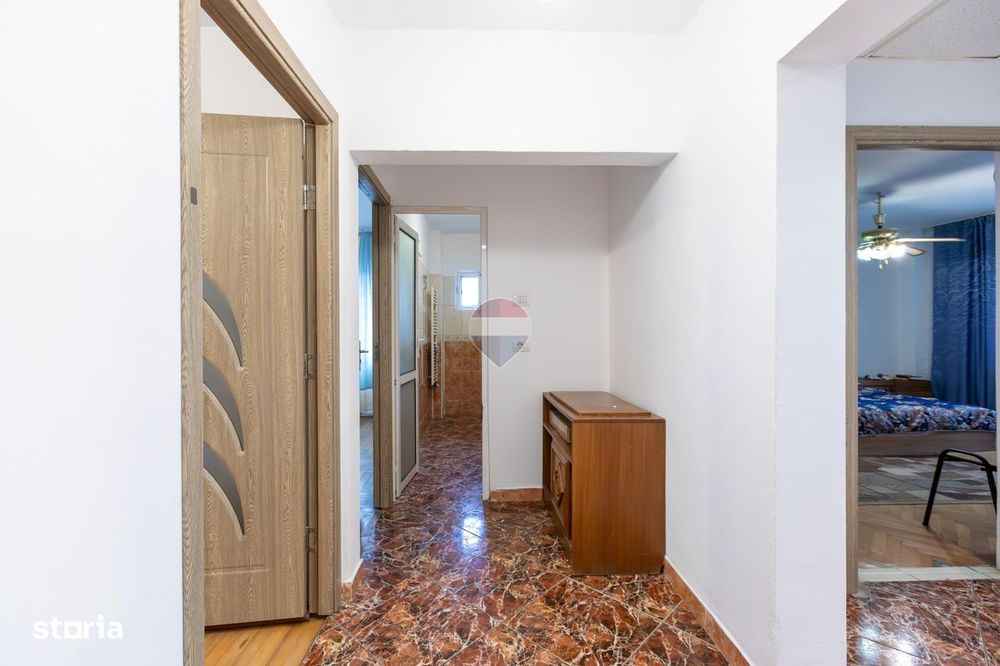 Apartament spațios cu 3 camere, etaj 1 – Strada Ștefan cel Mare