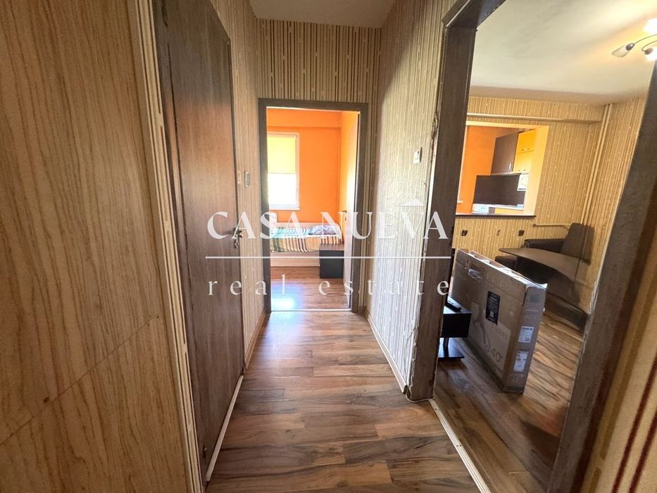 Двустаен апартамент в гр.Перник, кв.Изток