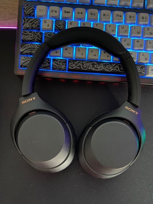 Наушники Sony WH-1000XM4 черный