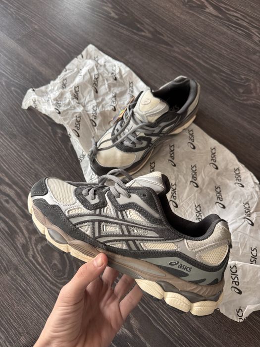 papuci asics marimea 42,5