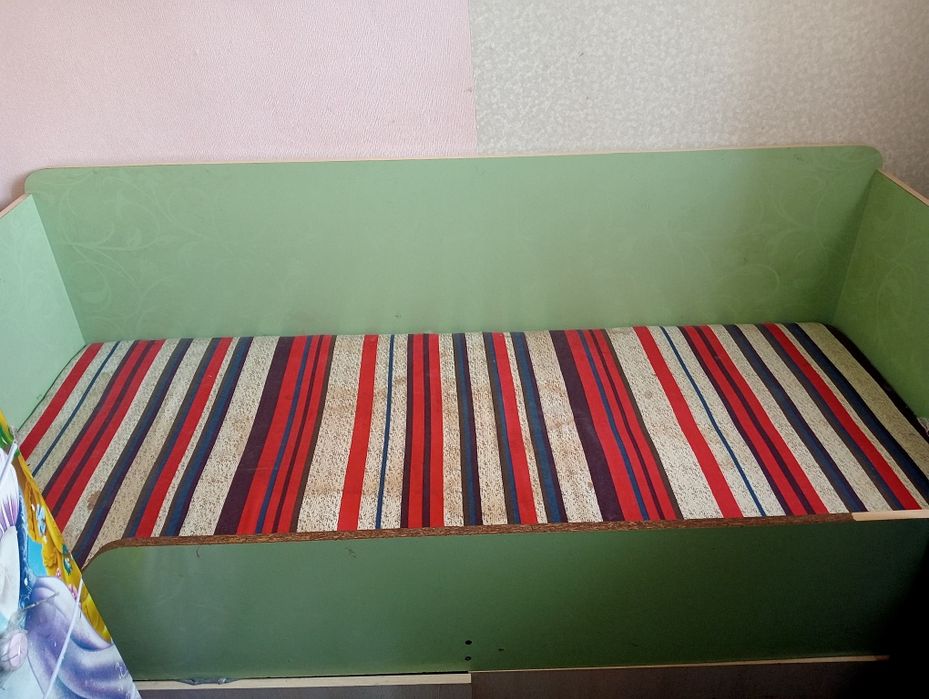 Детский кравать б/у