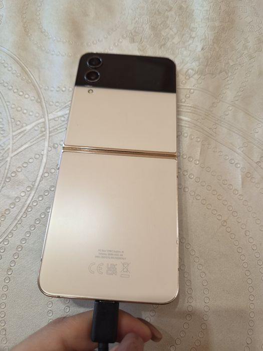 Samsung Z Flip 4