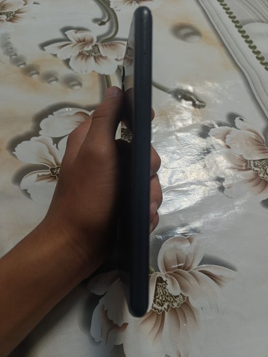 Samsung A 13 4/128GB Sotiladi