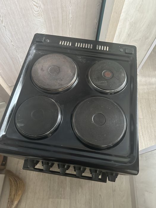 Продам эл.плиту