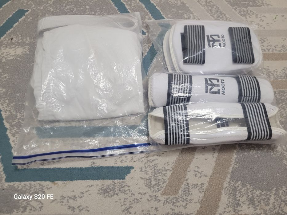 Тхаиквандо с шитками СРОЧНО !