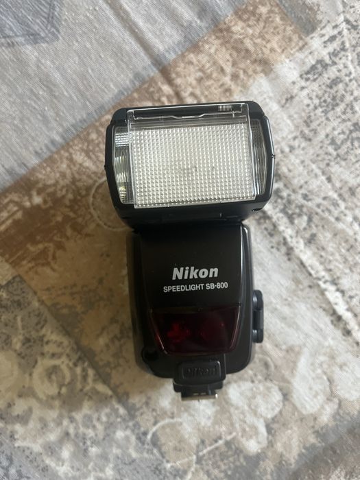 Светкавица Nikon SB-800