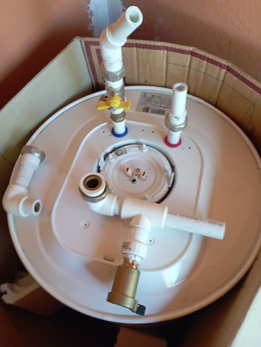 Vând boiler Ariston Pro1R.