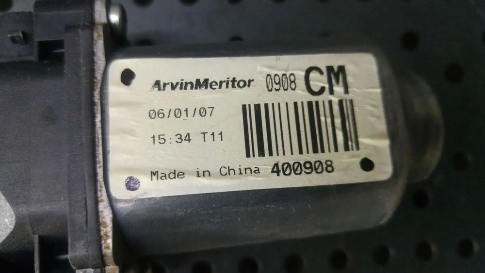 Motoras macara dreapta spate hyundai santa fe 2 cm 0908cm