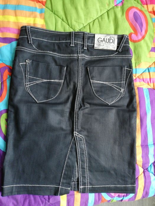 Черна пола Gaudi