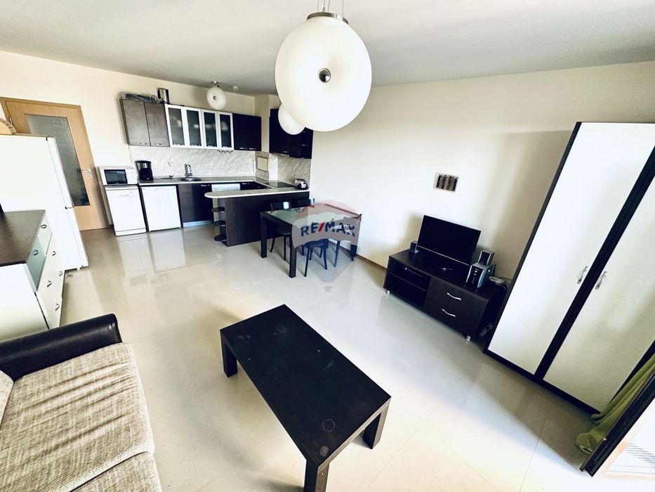 Дава се под наем Тристаен апартамент в Балчик - 104 кв.м за 550 € - Снимка #2