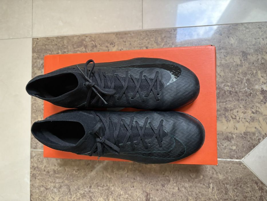 Футболни обуки ,,NIKE"