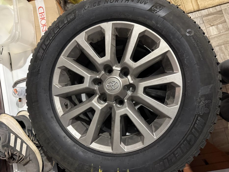 Шипованная резина Мишлен с дисками Прадо