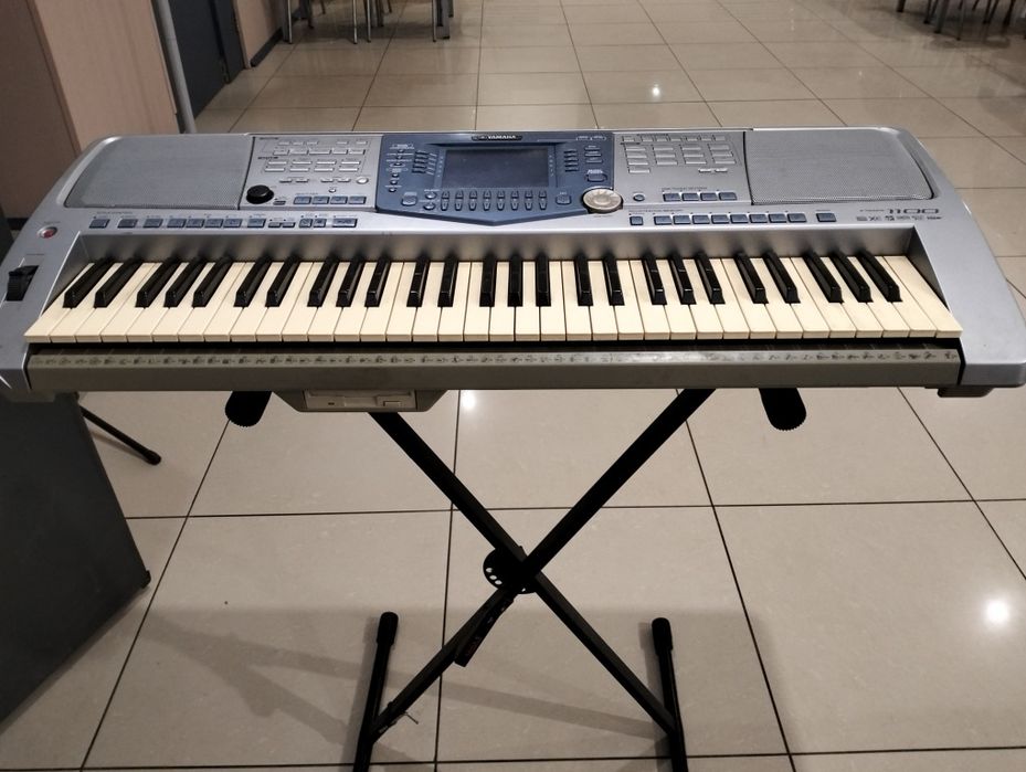 Синтезатор Yamaha PSR1100