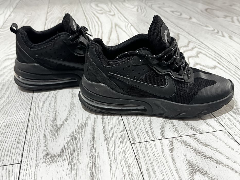 Adidasi Adidas si Nike