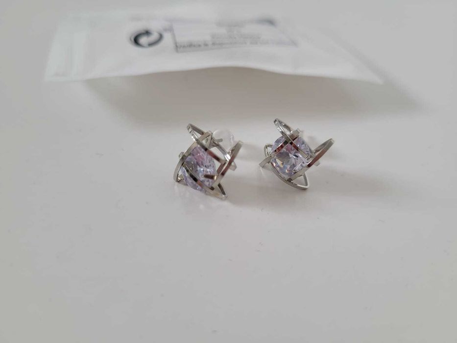 cercei argintii cu piatra