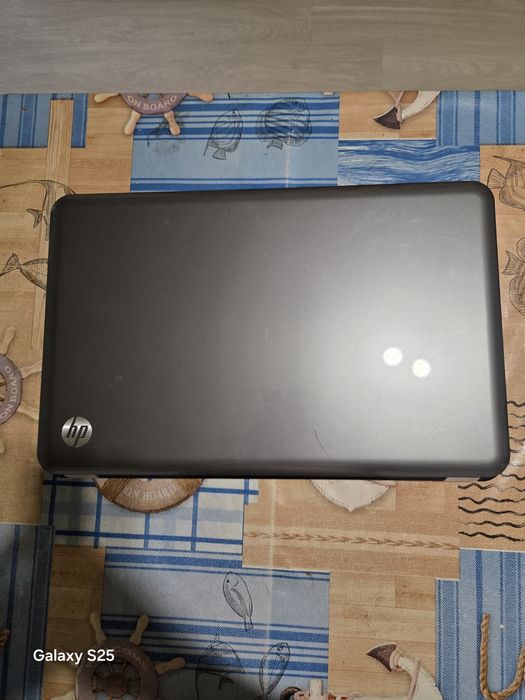 лаптоп HP Pavilion g7
