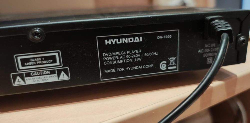 DVD плеър Hyundai dv-7000