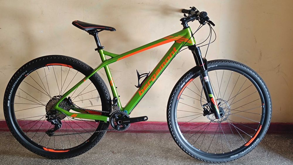 bicicleta bergamont carbon pe 29 ,frane magura,schimbatoare XT,furca aer