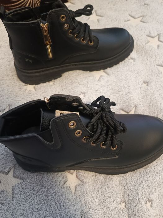 Продам весенние ботинки