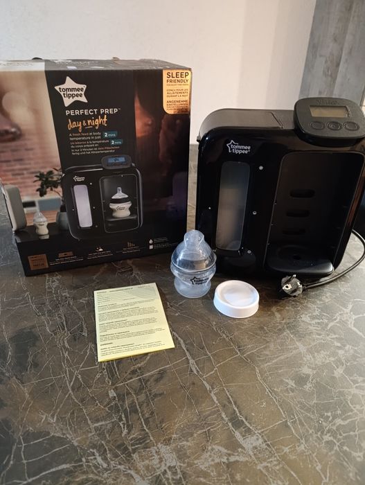 Tommee Tippee Електрически уред за приготвяне на адаптирано мляко