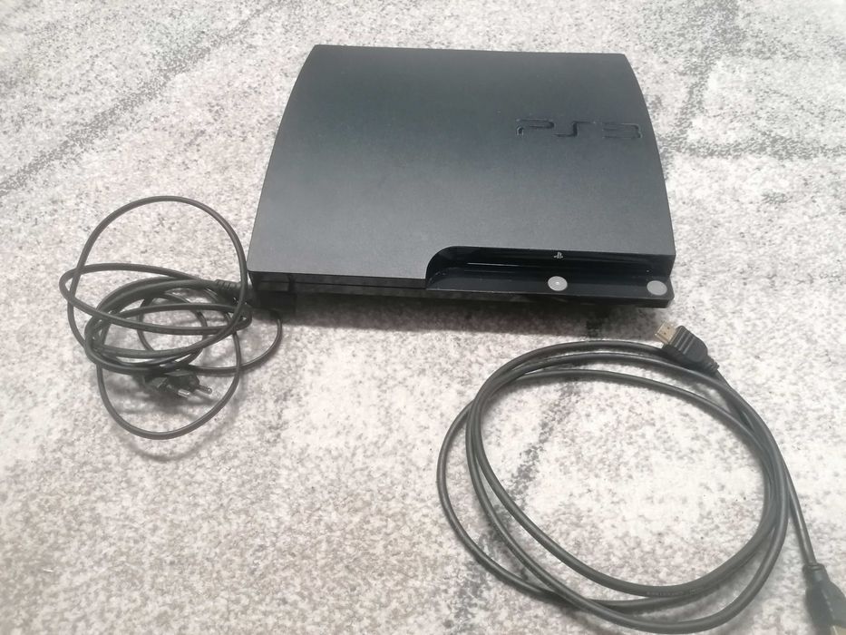 Vând PlayStation 3 Slim, în stare bună și perfect funcțional.