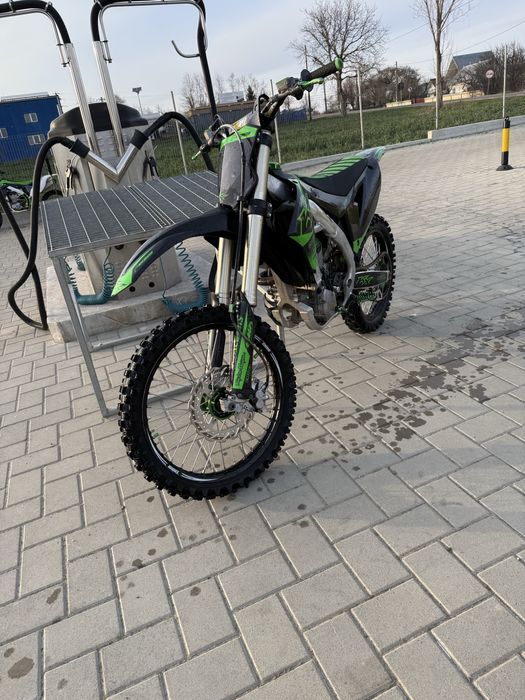 Kawasaki 250 2022