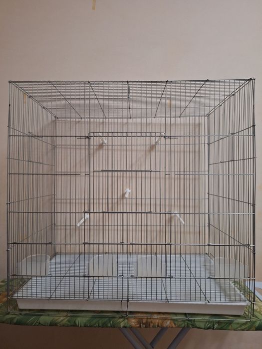 Qafas valer sotiladi