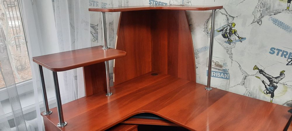 Продам Компьютерный стол