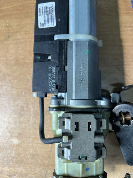 Пълен комплект за ел багажник Audi Q7 4L  Ауди 4L0827851 4L0827852