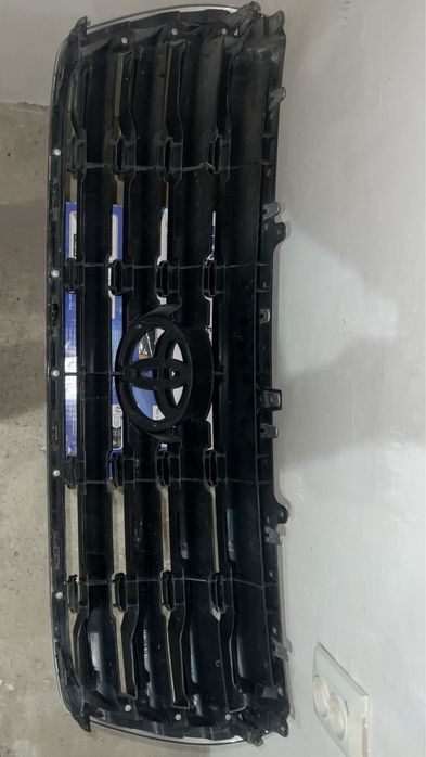 Решетка радиатора на Тойота Прадо. Торг